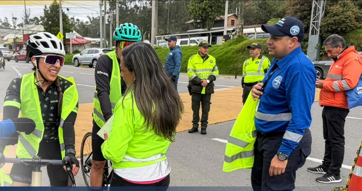 Vía la Calera fue escenario de la estrategia ‘Punto Seguro Regional’, que ya ha beneficiado a más de 6.800 actores viales y continuará en 2026 